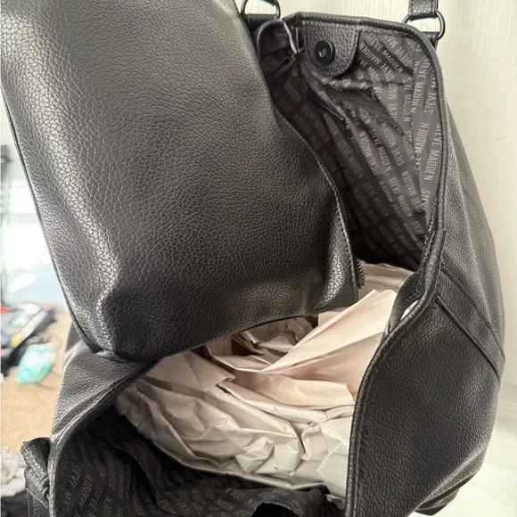 Steve Madden Black Tote Bag - Picture 5 of 9